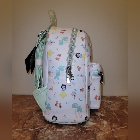 NWT Loungefly Disney Snow White and the seven dwarves chibi mini backpack